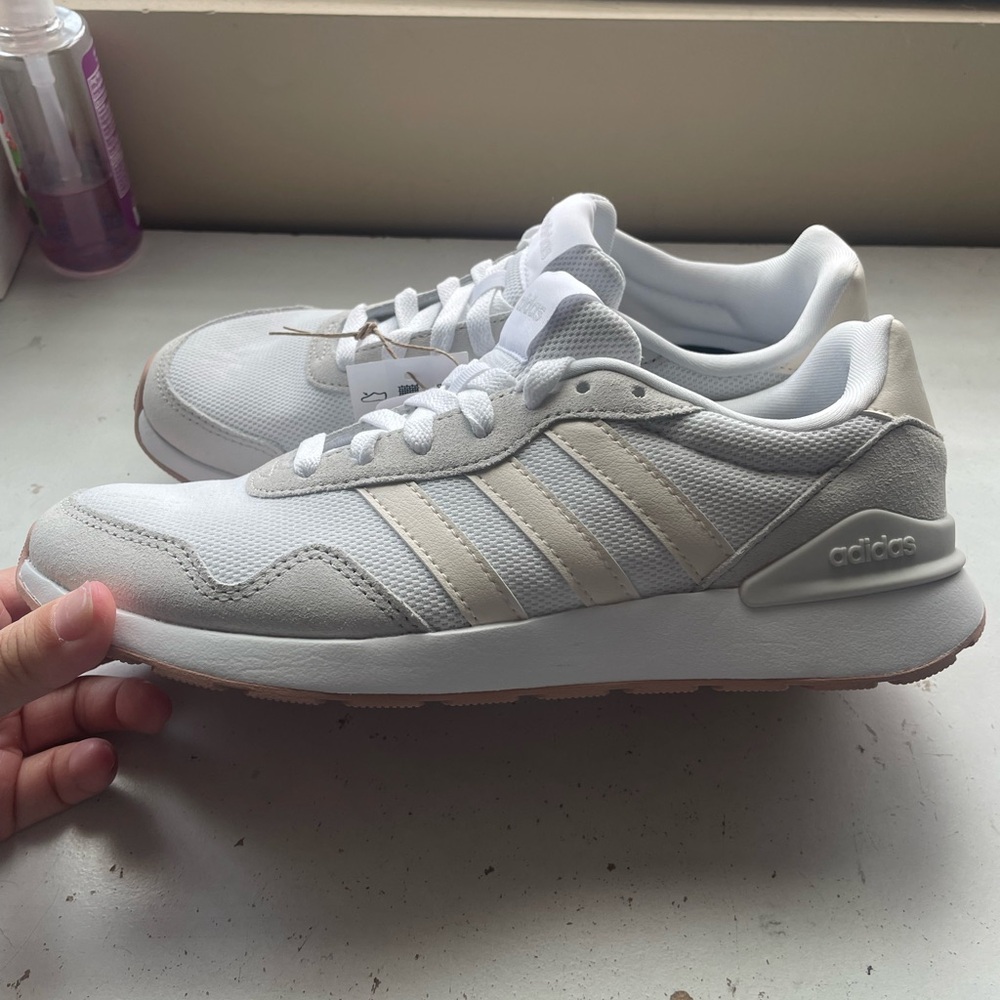 NEW Adidas Run 60s 4.0